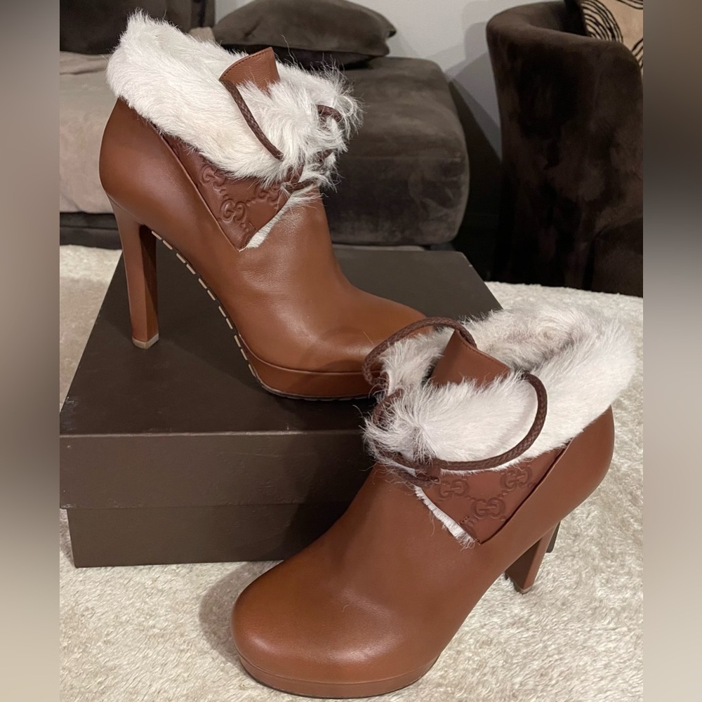 Gucci Brown Fur-Trimmed Ankle Boot very comfortable leather platform size 38 1/2